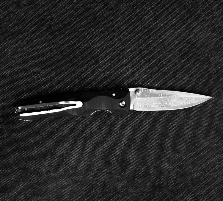Mcusta Elite Black Micarta Nóż Damascus