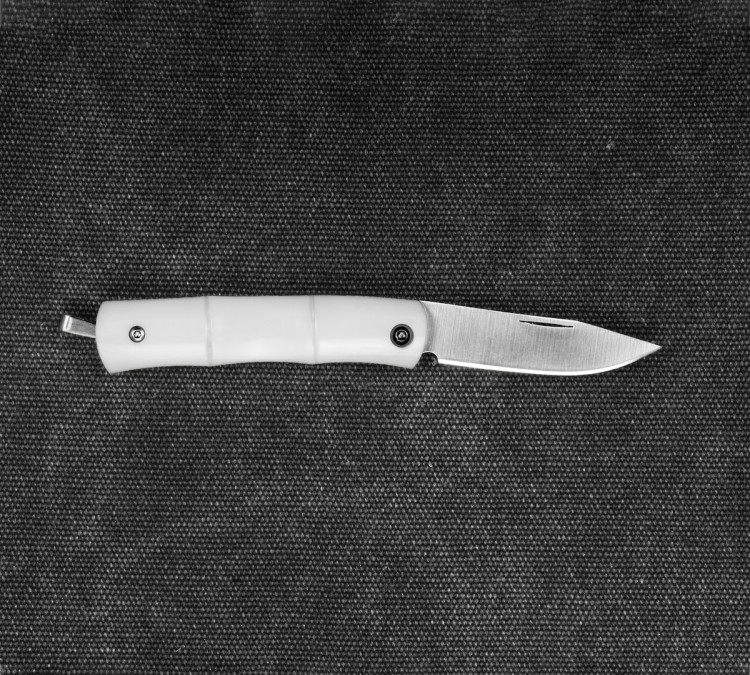 Mcusta Neckknife Bamboo Corian Nóż 8A