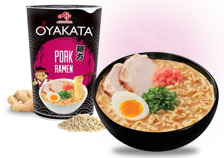 Zupka Ramen Wieprzowina 62g Kubek Cup OYAKATA