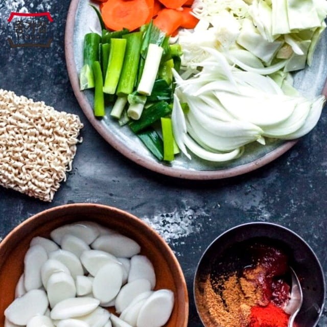 Kluski Ryżowe Koreańskie Tteokguk Plasterki 600g (3x200g) MATAMUN