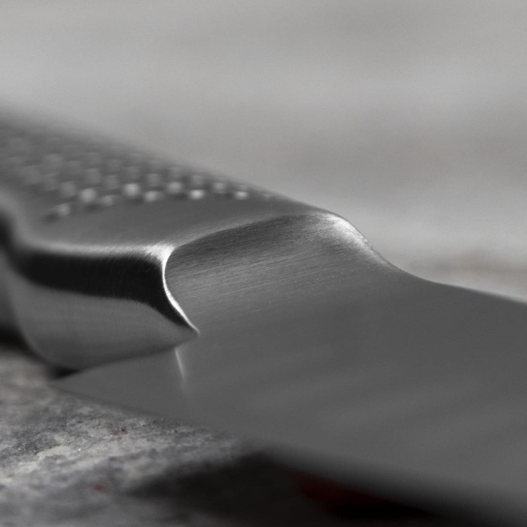 Global Japoński Nóż Mini Santoku Żłobiony 11cm GS-57