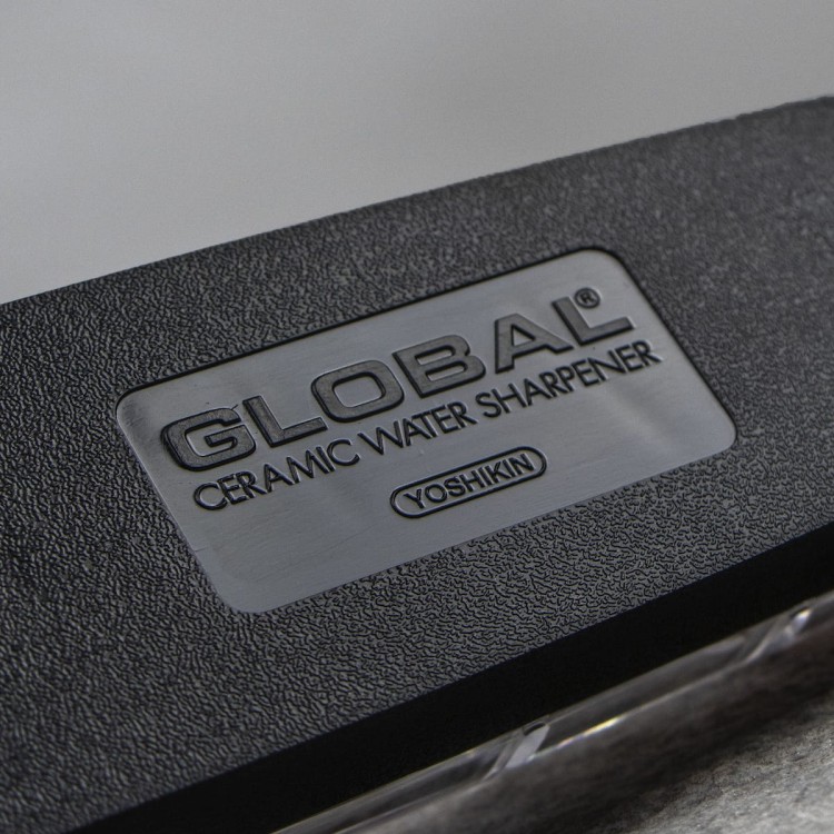 Global Japońska Ceramiczna Ostrzałka Wodna 3 Fazowa Do Ostrzenia Noży Stalowo-Czarna G-913/SB