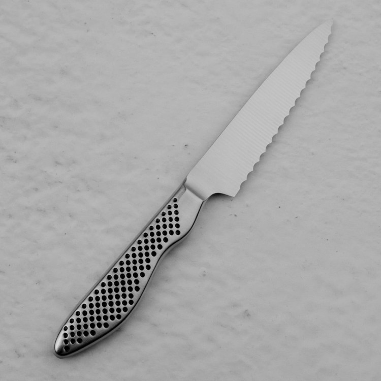 Global Japoński Nóż Uniwersalny Ząbkowany 11cm GS-108/SC