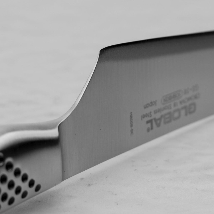 Global Japoński Nóż Orientalny Szefa Kuchni 11cm GS-58
