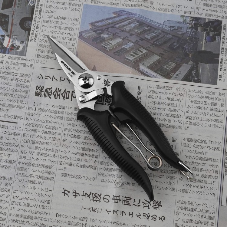 Kanetsune Japońskie Ostre Małe Nożyczki Kempingowe Obozowe 5cm w Etui