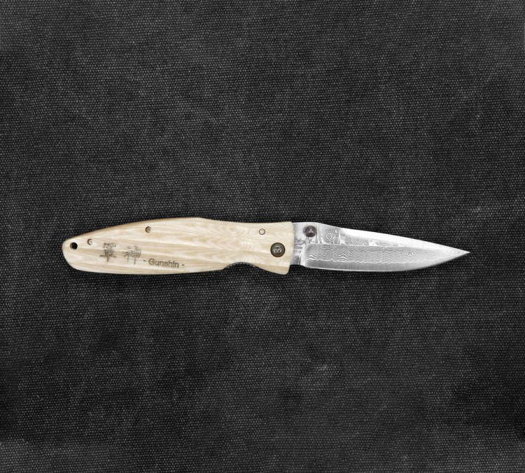 Mcusta Sengoku White Micarta Nóż Damascus