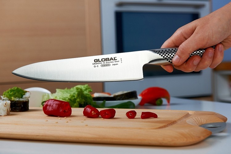 Global Japoński Zestaw Nóż Szefa Kuchni 20cm G-2 i Ostrzałka MinoSharp G-2220GB