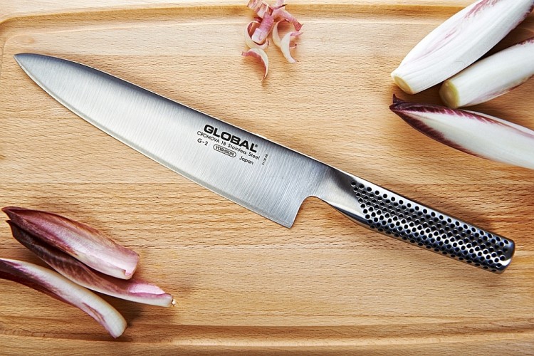 Global Japoński Zestaw Nóż Szefa Kuchni 20cm G-2 i Ostrzałka MinoSharp G-2220GB