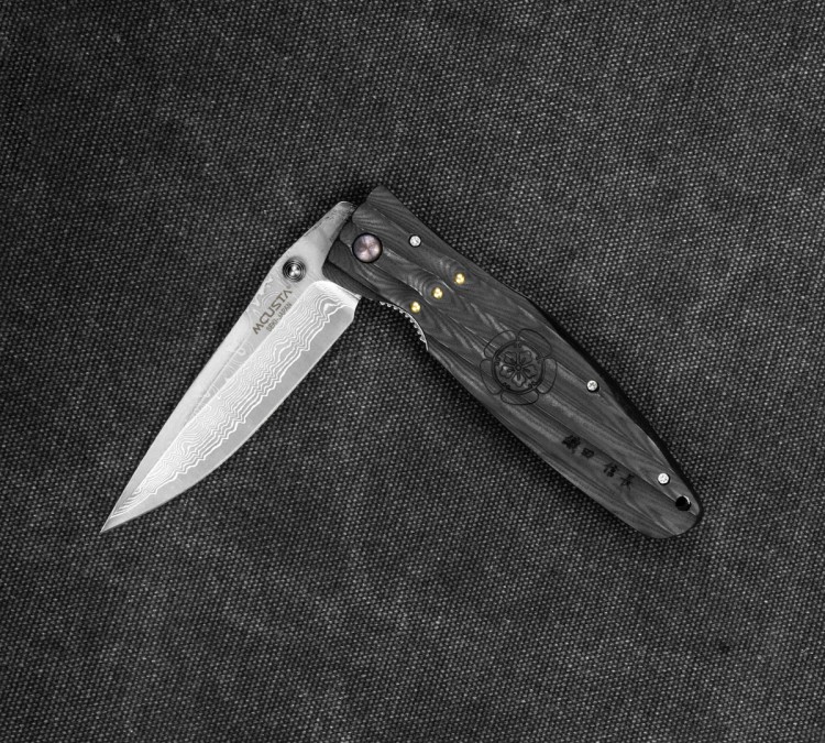 Mcusta Sengoku Black Micarta Nóż Damascus